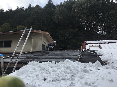 屋根の雪かき